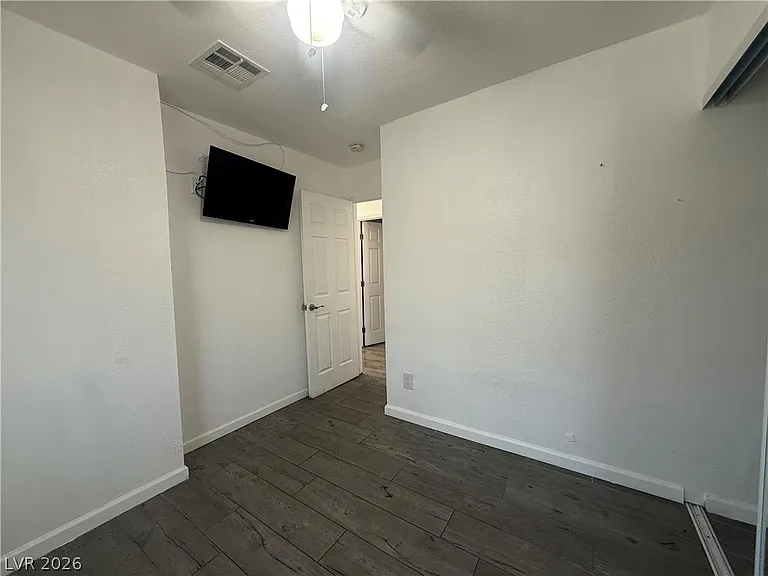 6208 Ilanos Ln #B — Photo 15