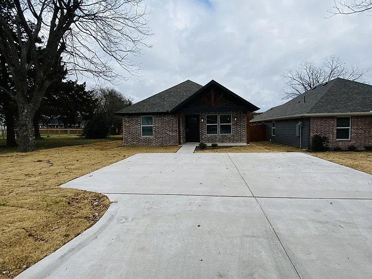 307 N Colbert Ave — Photo 23