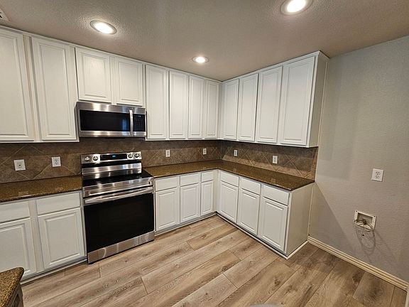3rd image of 10409 Matador Dr