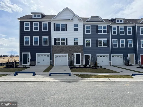 8300 Dieter Dr, Rosedale, MD 21237