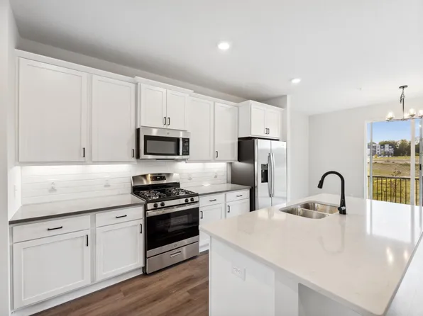 1571 Tompkins Ln, West Saint Paul, MN 55118