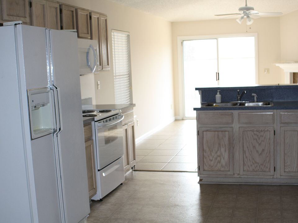 2nd image of 1739 Dartmouth Dr