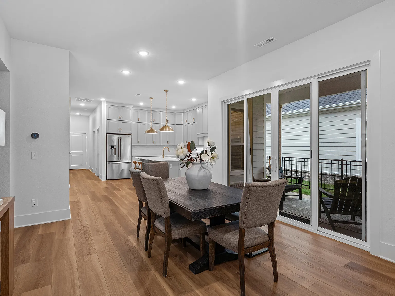 4 bed, 2333 sqft, $2,750 — Photo 3