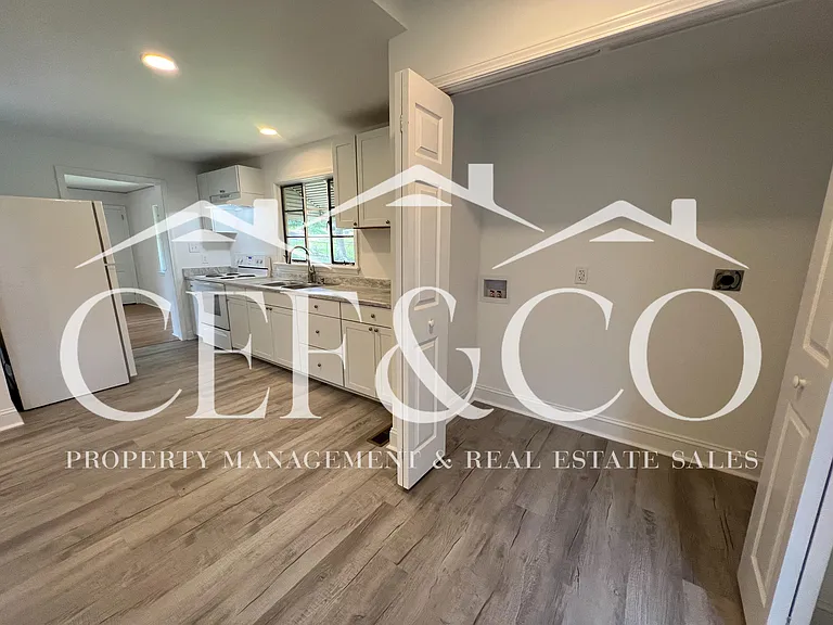 156 Overbrook Cir — Photo 3
