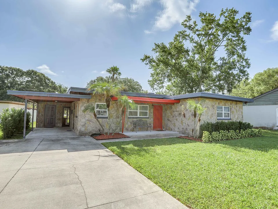 121 S Triplet Lake Dr