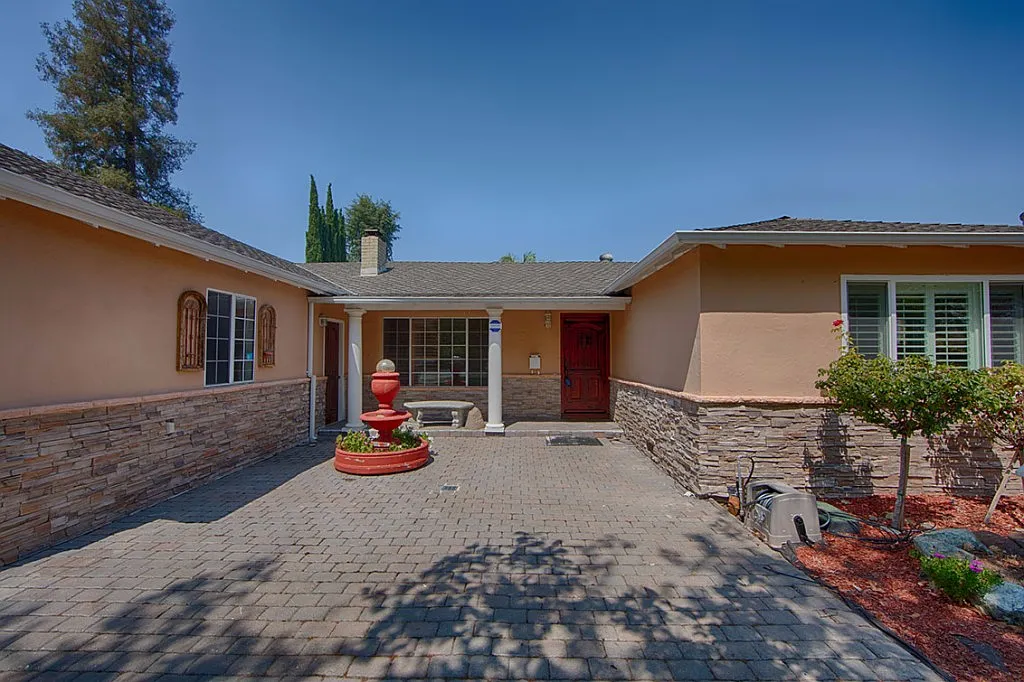 20599 Scofield Dr photo 1