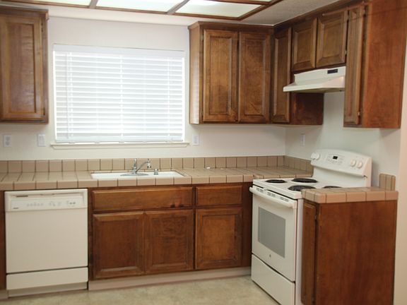 4th image of 2302 Vernon St