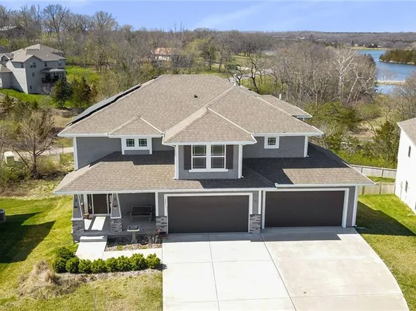 2895 W Sitka Dr, Olathe, KS 66061