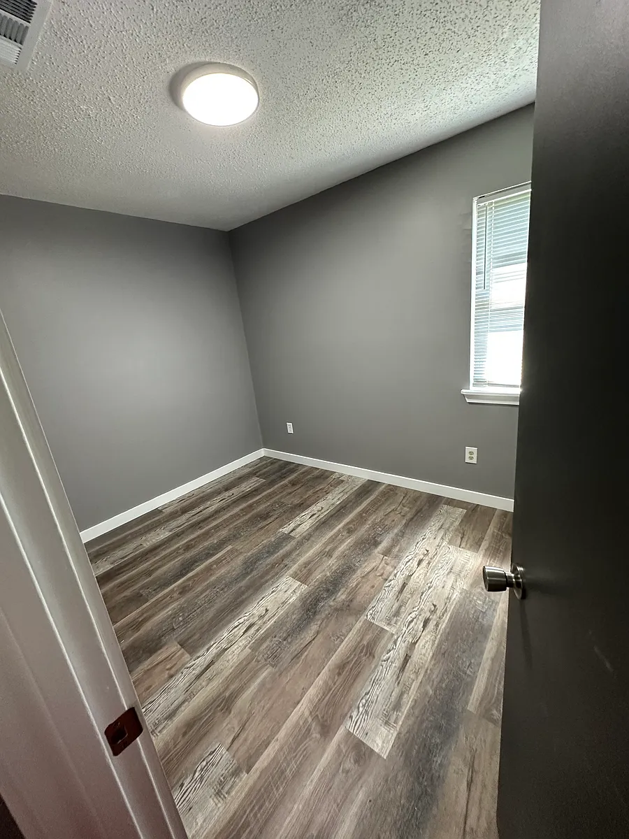 Building Photo - 902 Dismukes St #904