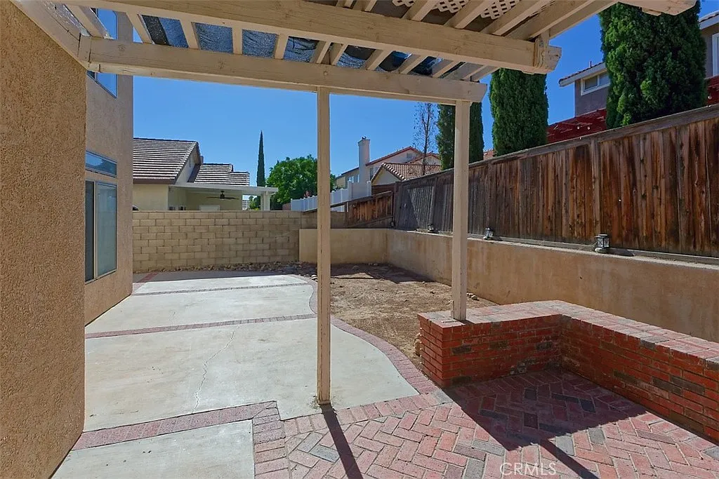 4 bed, 2176 sqft, $2,750 — Photo 3