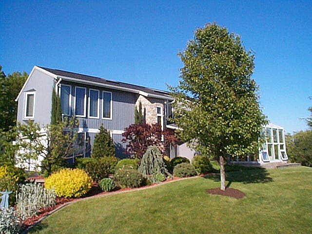 1st image of 256 Manor Dr