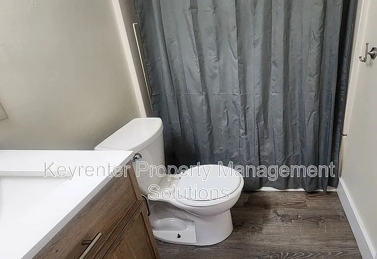 813 Highland Ave — Photo 13
