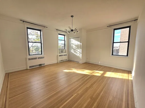 150 E 18th St #6B, Brooklyn, NY 11226