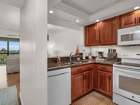 4th image of 591 Seaview Ct APT 504