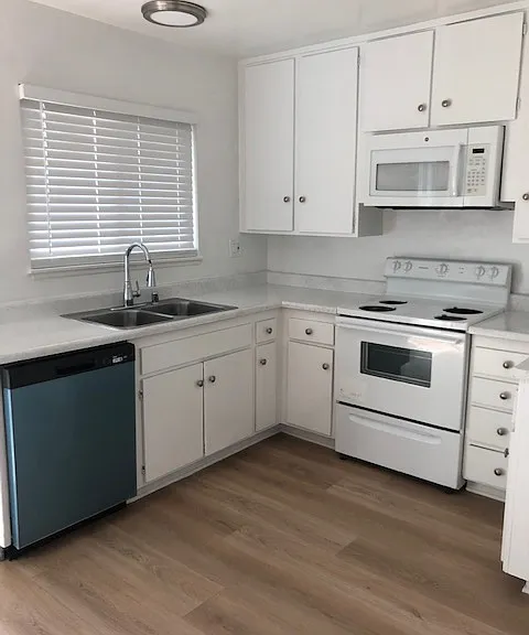 Park Village Apartments — Photo 20