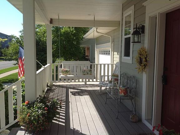3rd image of 6583 W Laketowne Dr NE