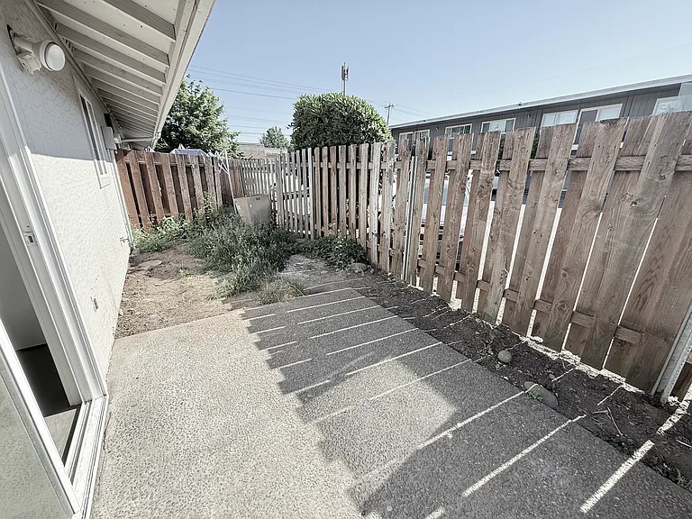 17910 SE Division St #4 — Photo 15