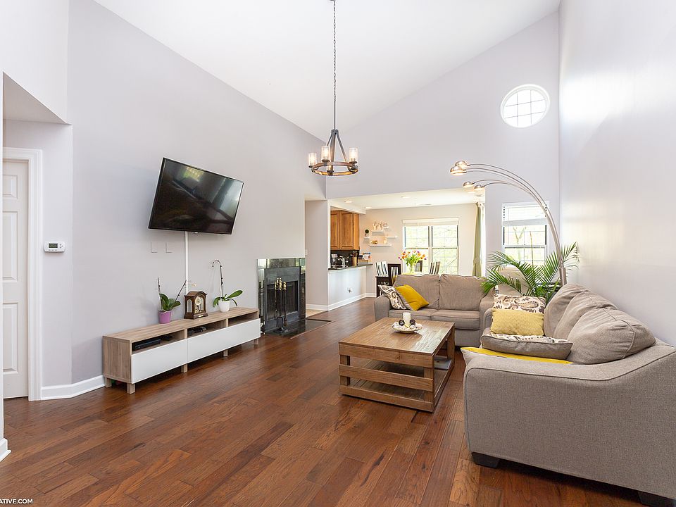1st image of 1750 Sleepy Hollow Ct APT 10
