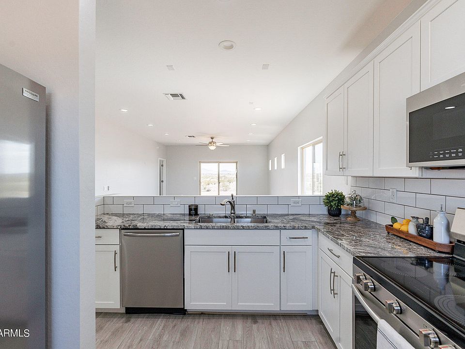 1st image of 2889 N 331st Avenue