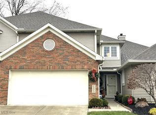 145 Ambleside Way, Amherst, OH