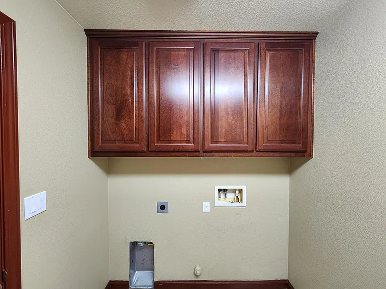 794 Newton Ct — Photo 16