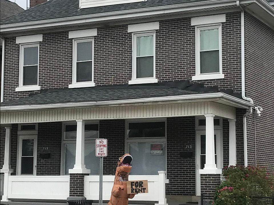 Beautiful 1/2 duplex for rent!