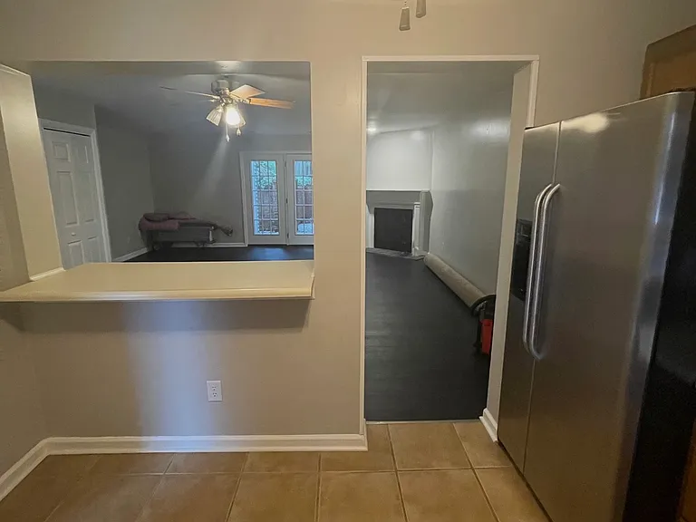 1408 Deer Lake Cir — Photo 3