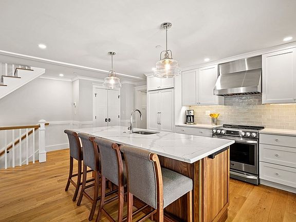 3rd image of 86 Prospect St #86