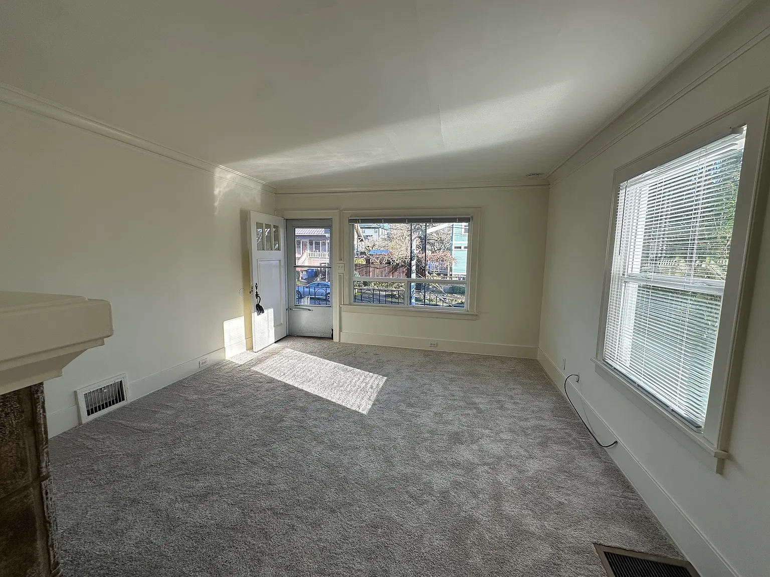 3 bed, 1438 sqft, $3,150 — Photo 3