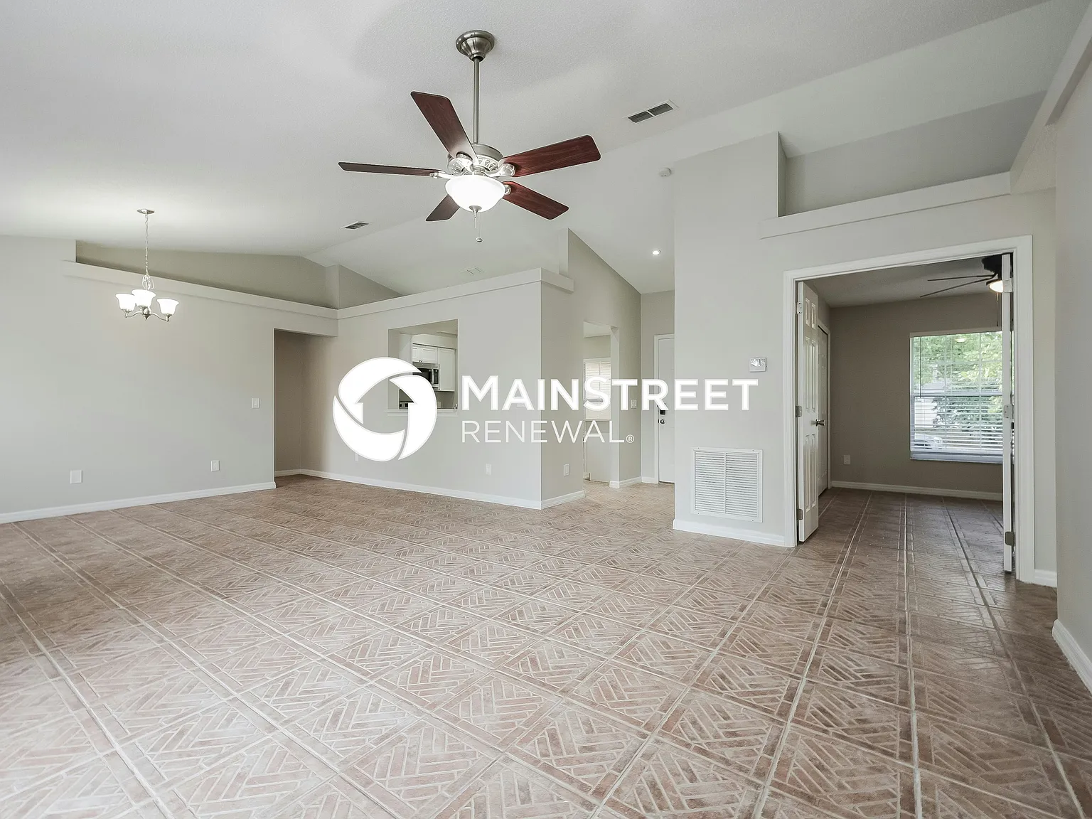 10703 Crescendo Loop — Photo 2