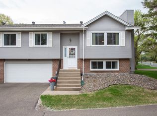 824 Sherwood Rd, Shoreview, MN 55126