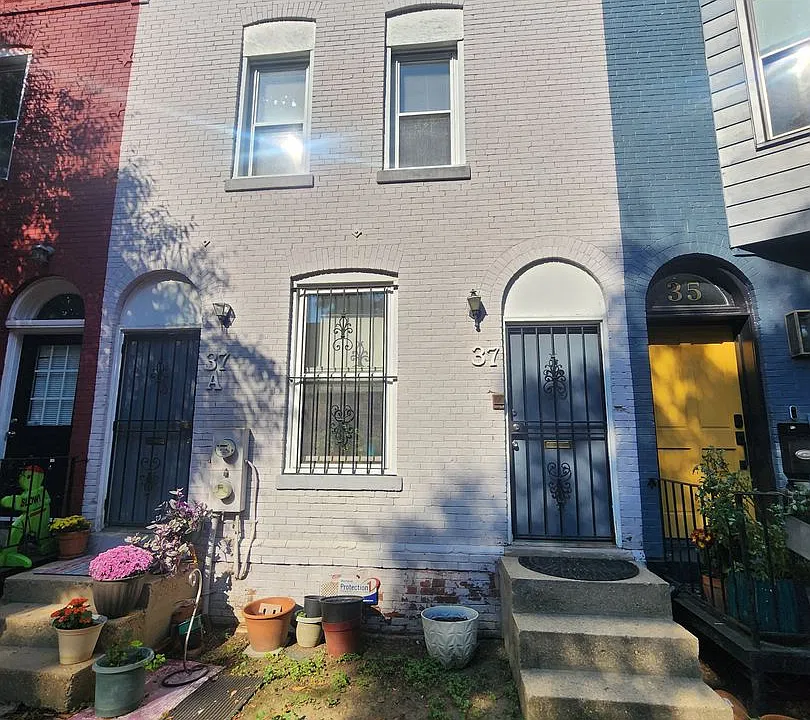 37 Bates St NW #B