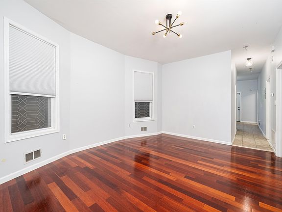 4th image of 126 Arlington Ave