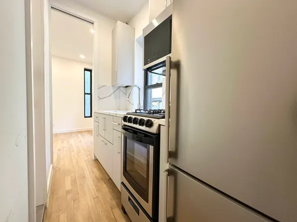 200 Mott Street image 6 of 11