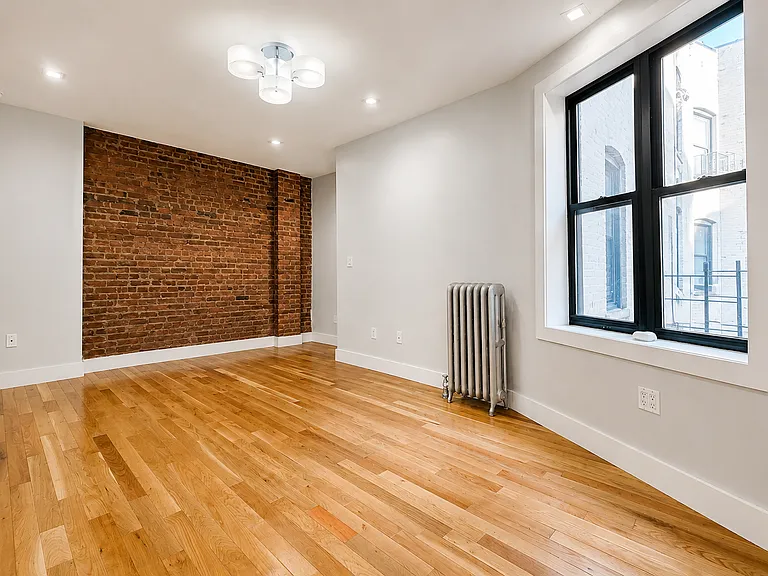 618 Academy St #4A — Photo 2