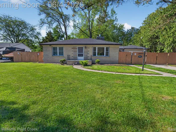 2942 Tatham Rd, Saginaw, MI 48601