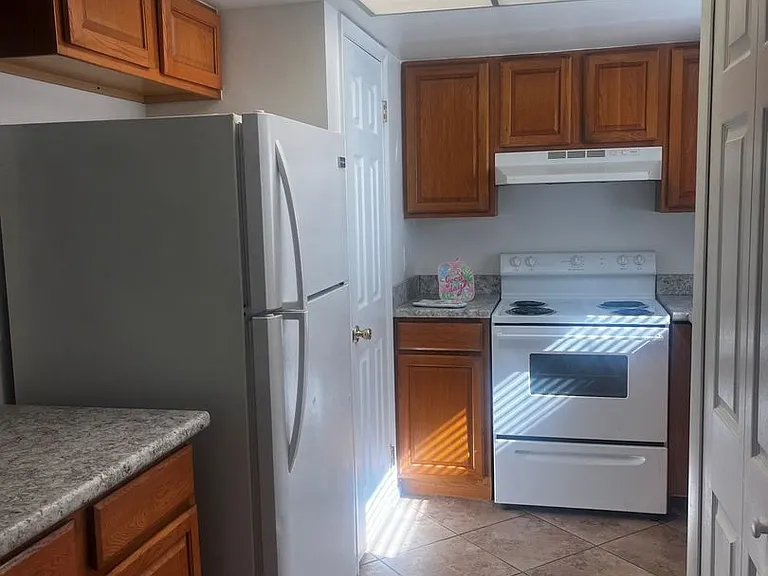 Spring Garden Apartments — Photo 3