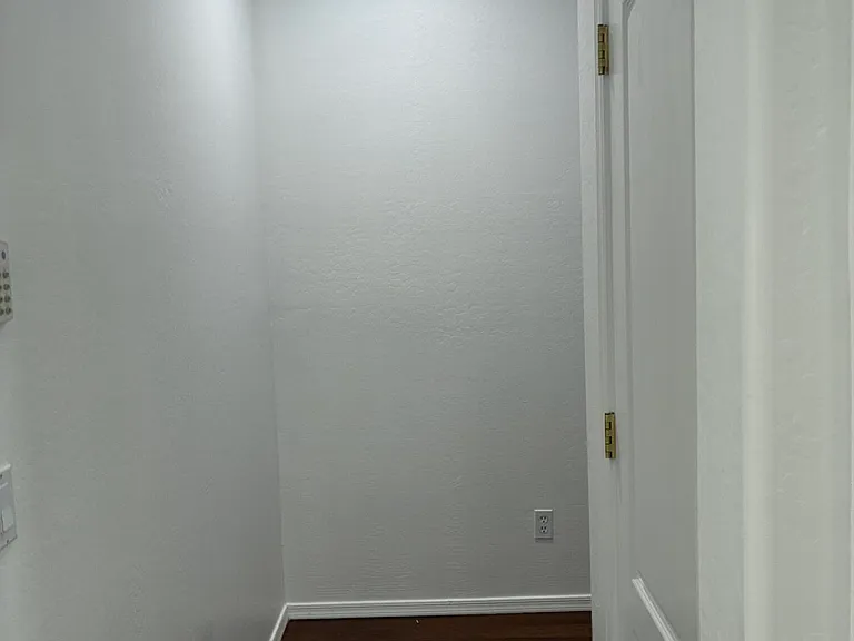 2741 W Redwood Ln — Photo 14