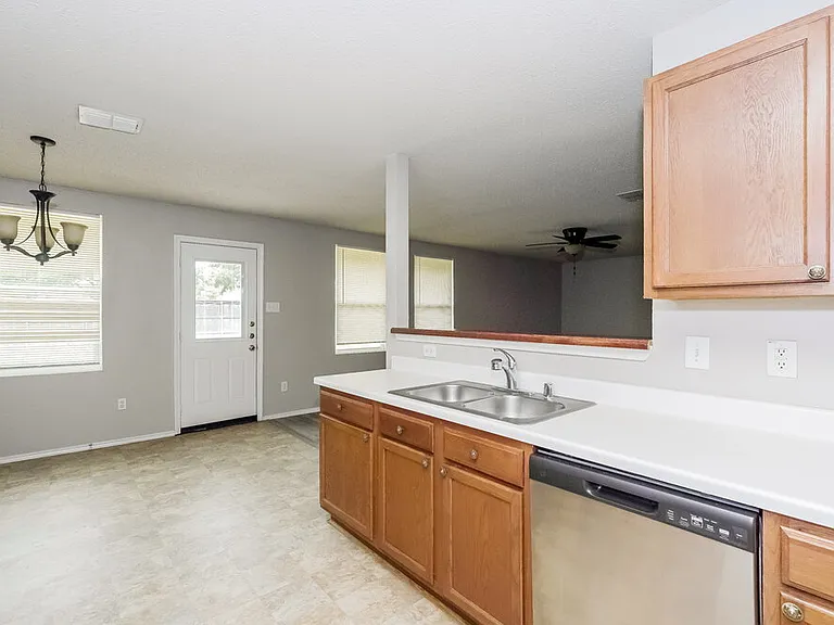 816 Bessemer Dr — Photo 9