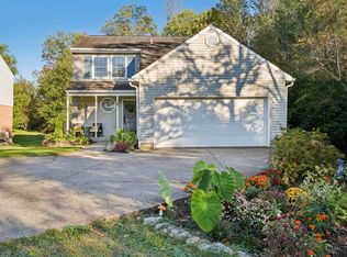 1082 Eight Mile Rd, Cincinnati, OH 45255