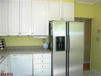 3rd image of 553 Central Pl