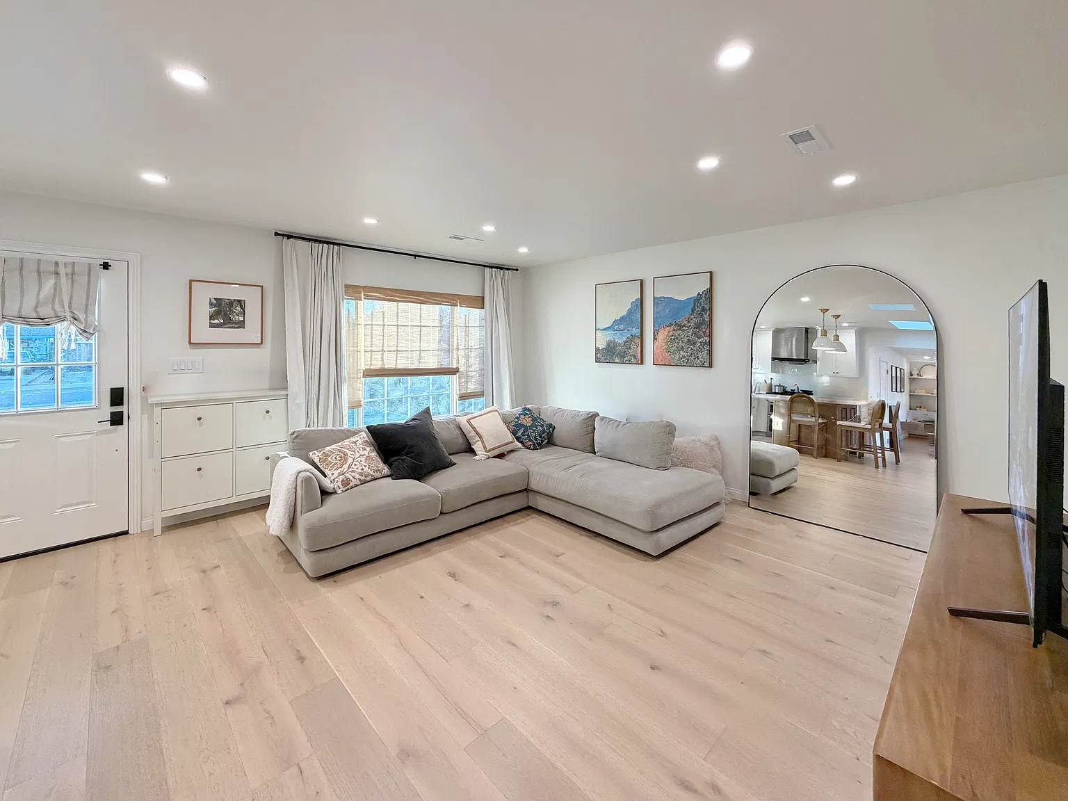 3 bed, 1302 sqft, $6,000 — Photo 3