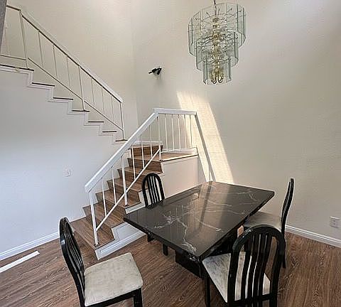 4th image of 3614 Redwood Ln