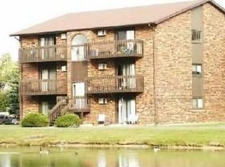 29W527 Country Ridge Dr APT D, Warrenville, IL 60555