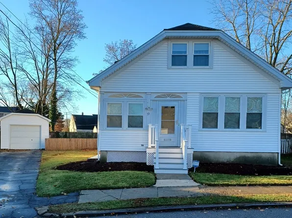 33 Circuit Dr, Riverside, RI 02915