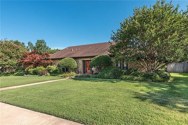1st image of 520 Cashmere Dr