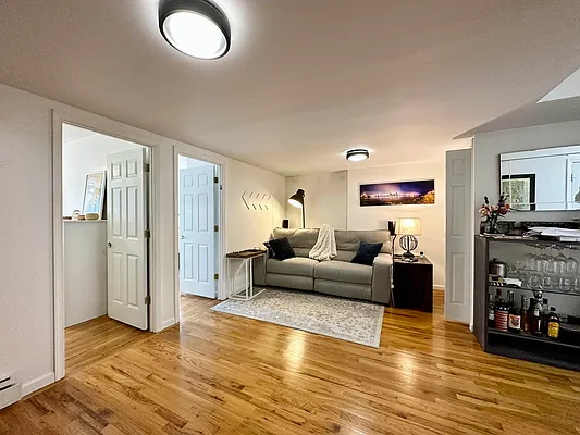 Rented by Oxford Property Group | media 42