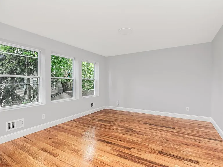 282 W Runyon St #2 — Photo 7
