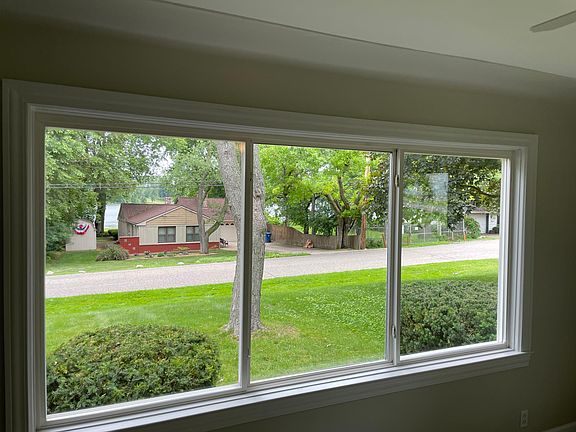 3rd image of 3465 Lexington Dr