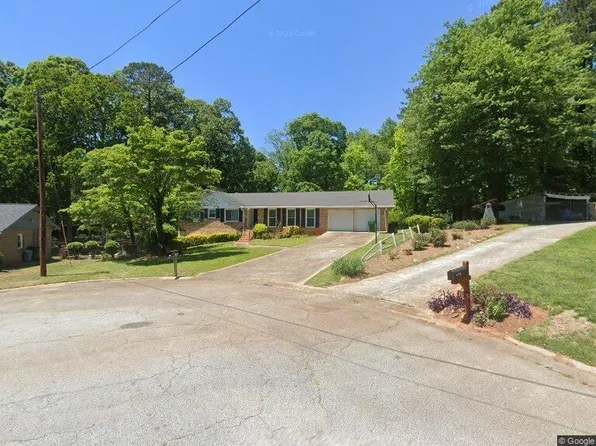 1056 Jeanette Ct, Stone Mountain, GA 30088